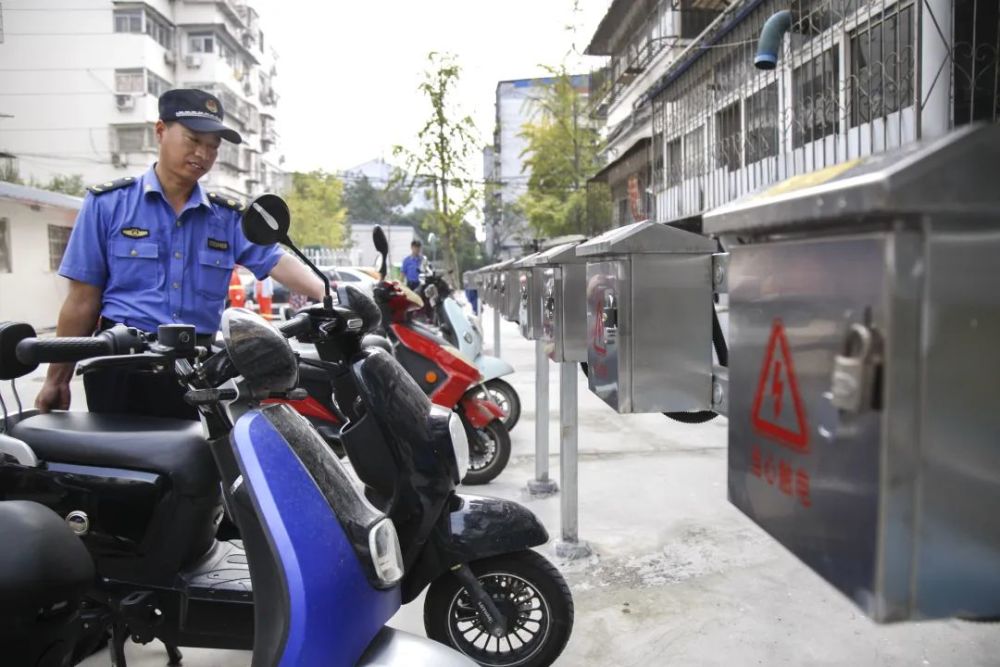 376戶，徐州這個小區每家都有一個電動車充電樁